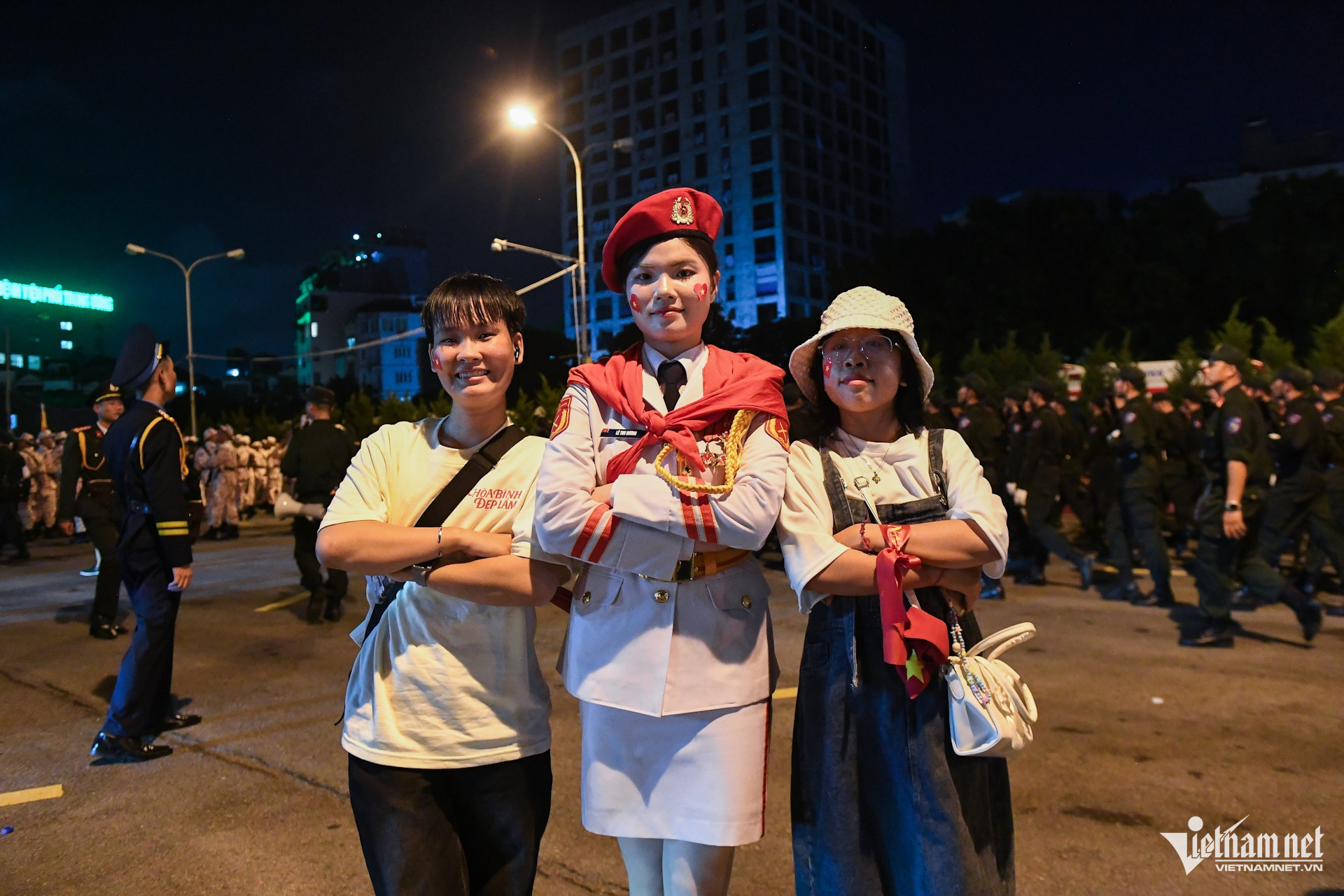 hanoi parade14.jpg
