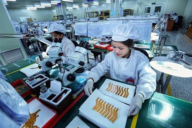 Science, technology drive Vietnam to new era: Scholars