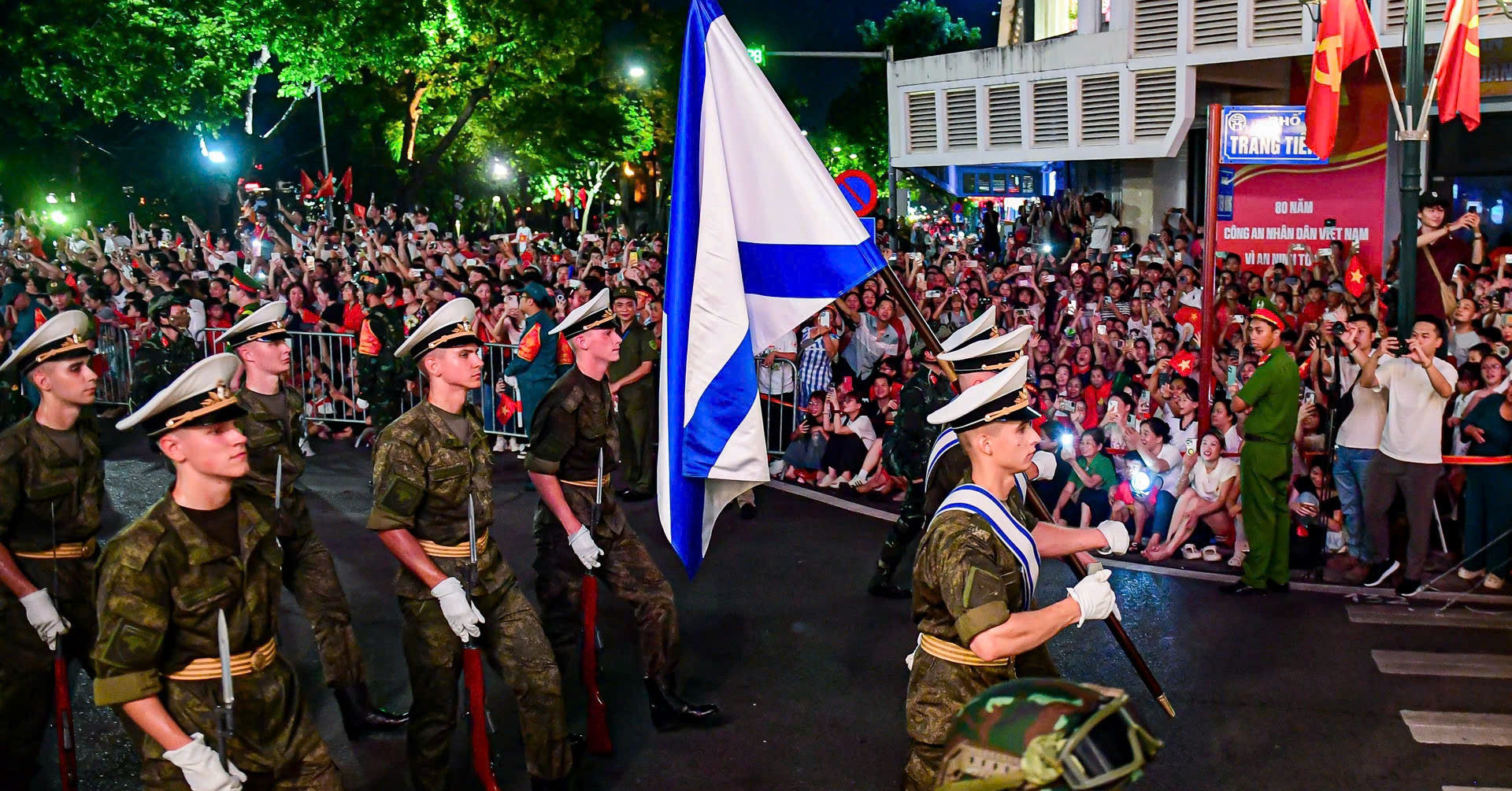 Vietnam greets Russian, Laotian, and Cambodian parade units with pride