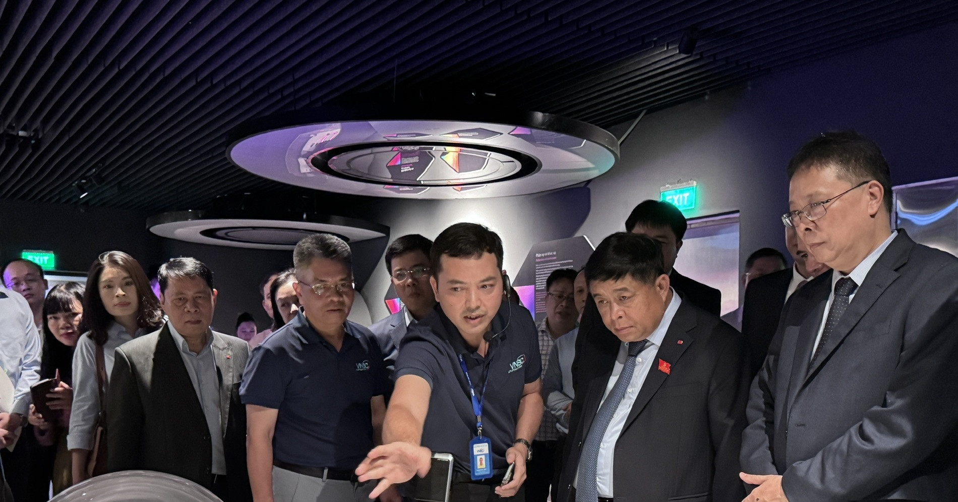 Vietnam Space Center urged to lead in satellite technology