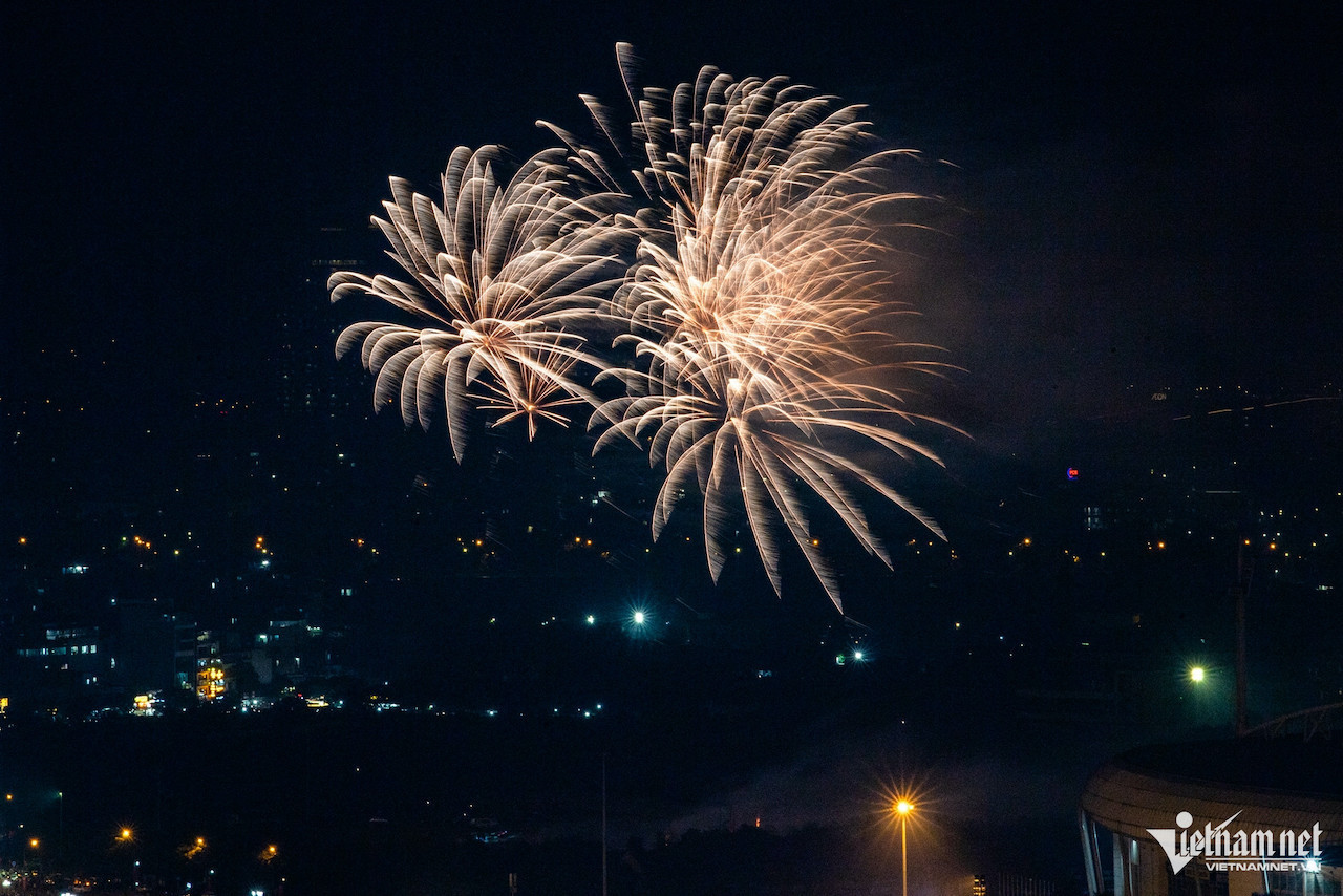 w phao hoa 4 114013.jpg