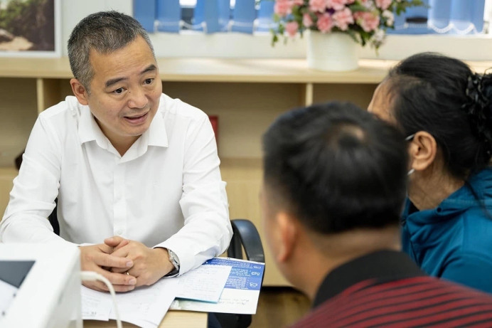 Medicine expert proposes installing defibrillator in public places