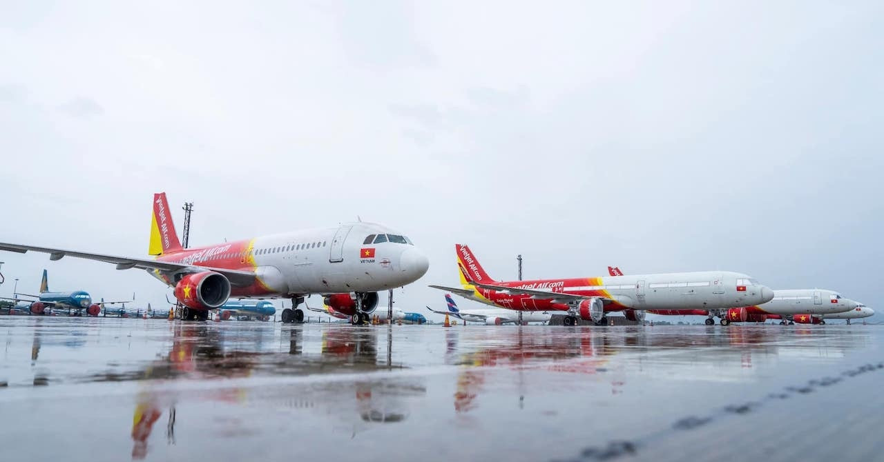 Storm Kajiki affects 10 airports, disrupts flights across Vietnam
