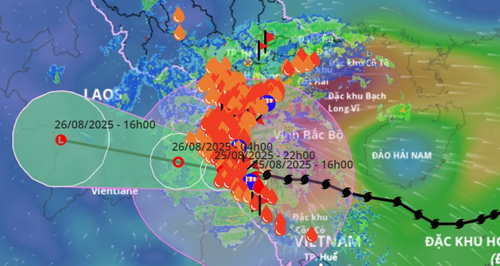 Storm Kajiki brings fierce winds and flooding to Nghe An - Ha Tinh