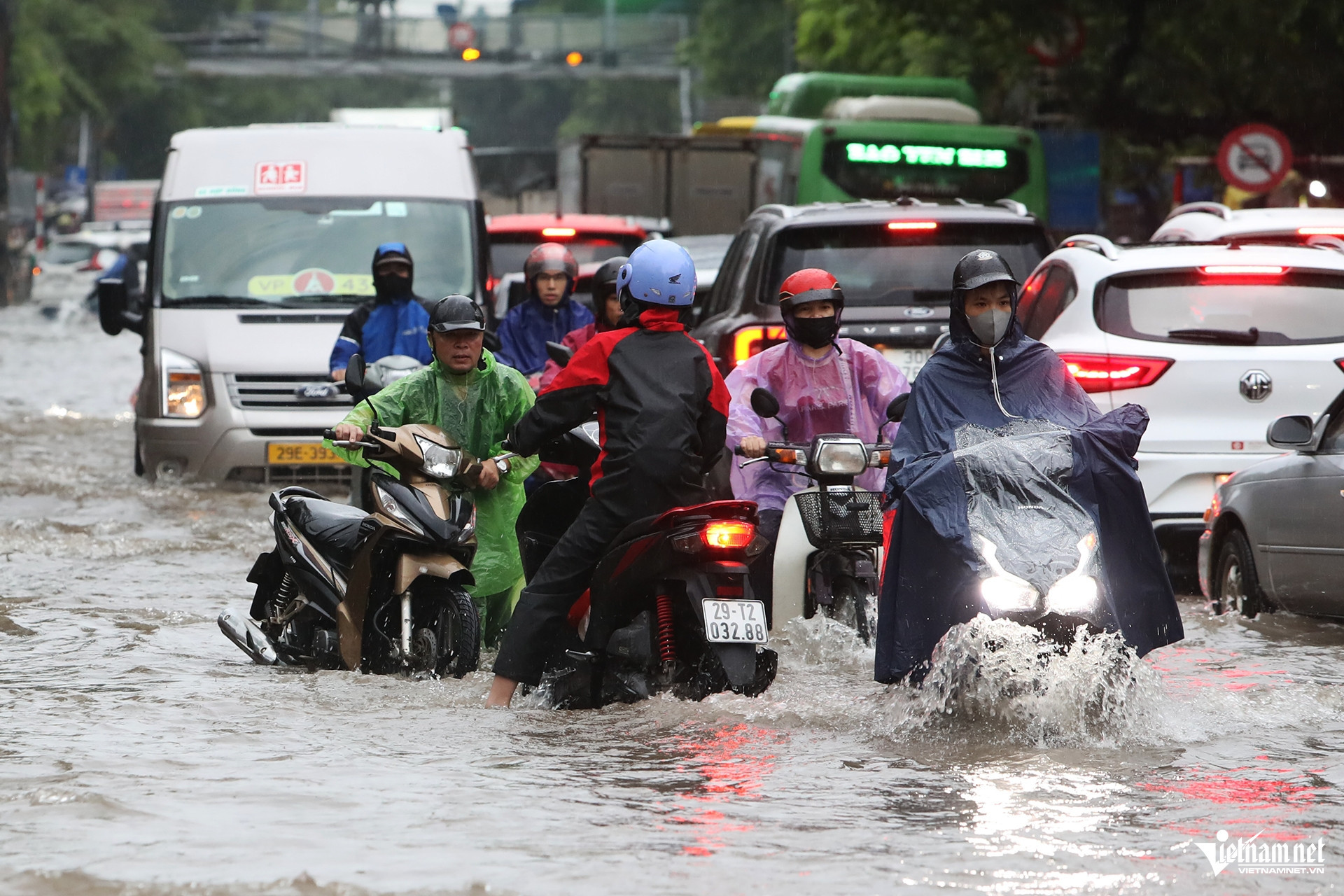hanoi flood1.jpg