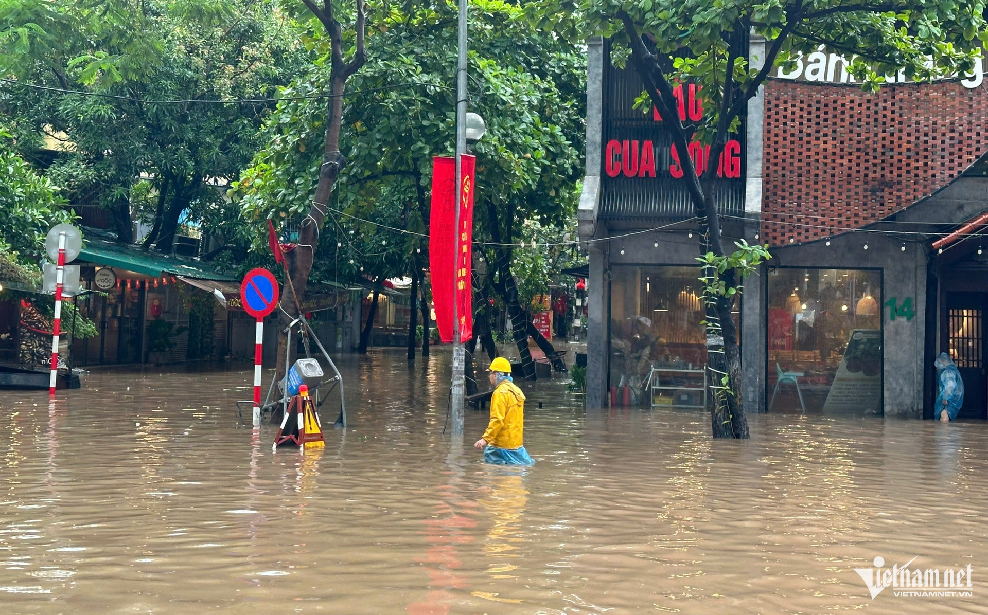hanoi flood10.jpg