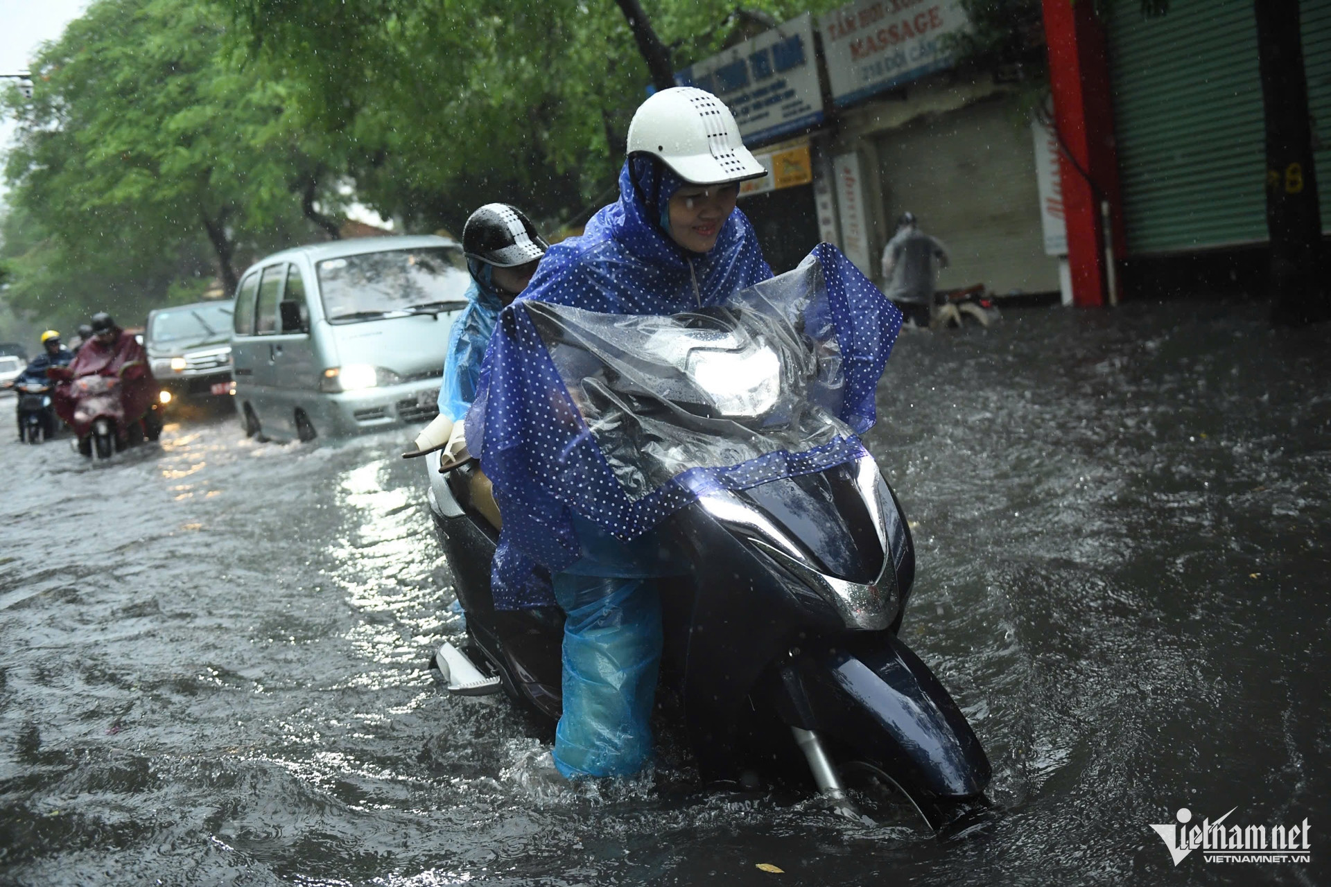 hanoi flood2.jpg