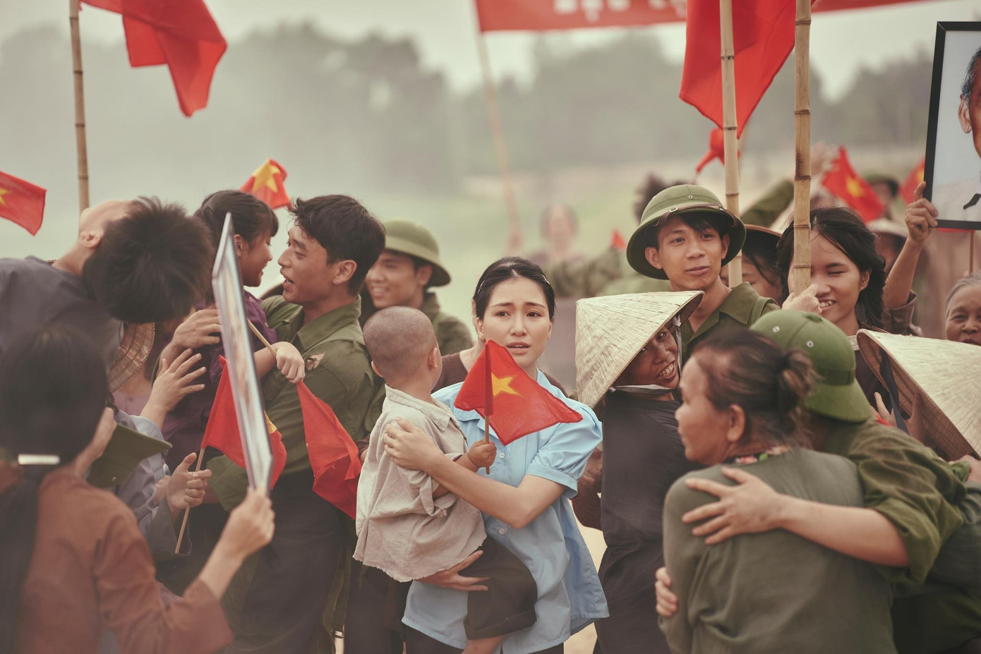 Vpop turns red and gold as stars race to honor Vietnam