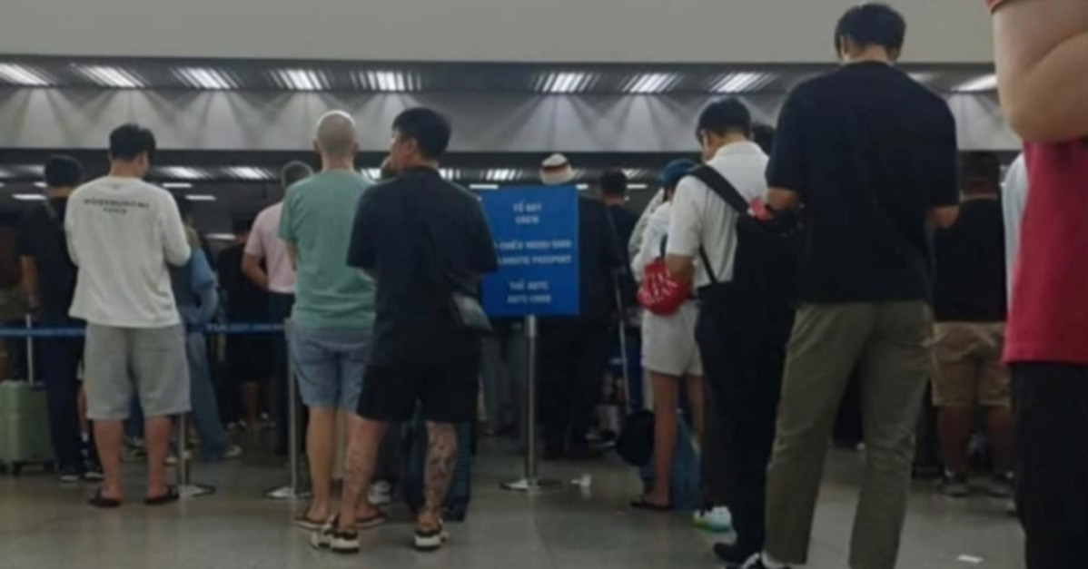 System failure causes long delays at Tan Son Nhat airport