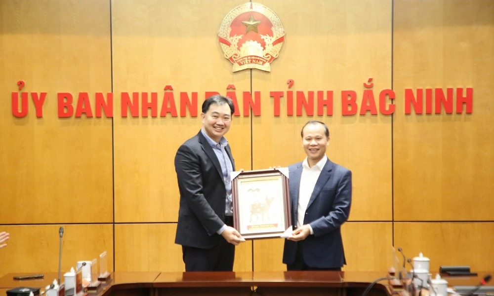 Bac Ninh pledges favourable conditions for Singaporean semiconductor investors