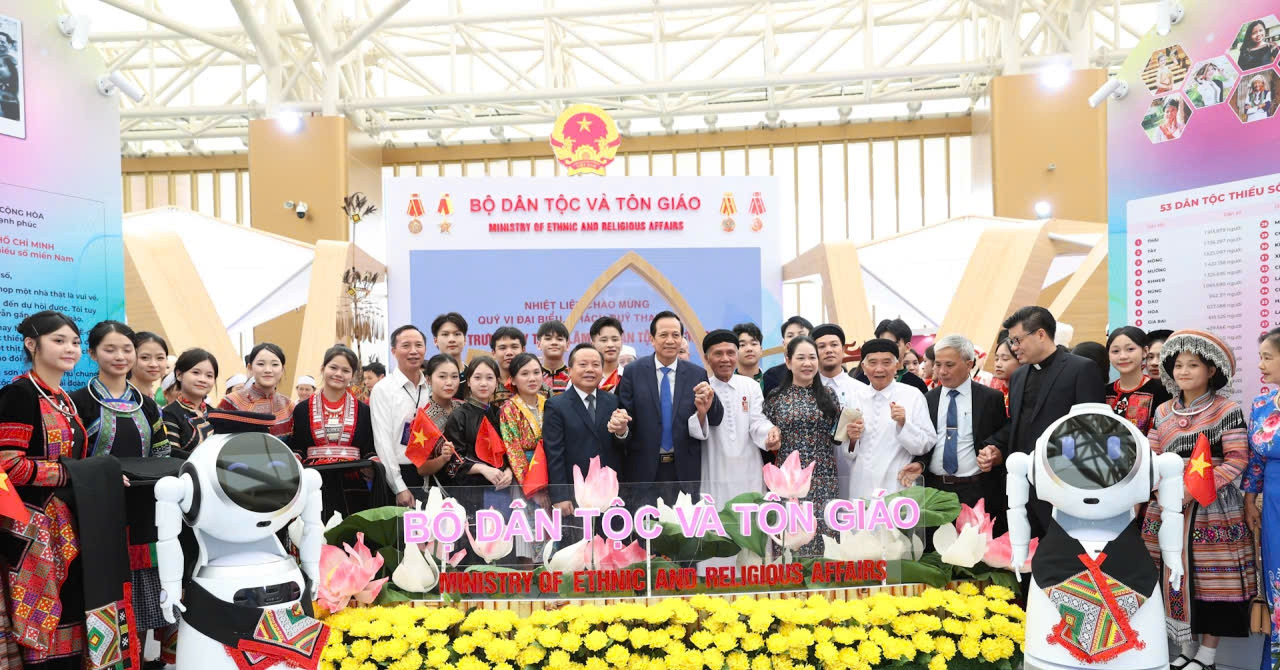 Exhibition showcases Vietnam’s ethnic and religious heritage