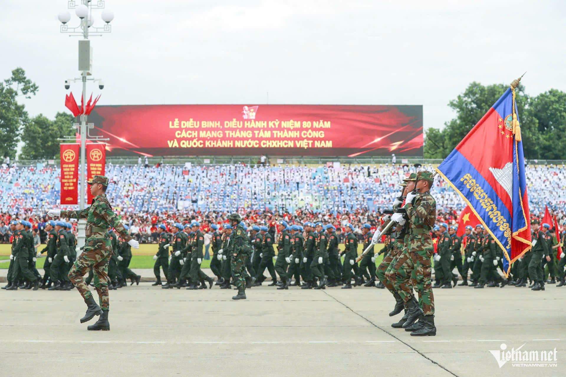 hanoi parade9.jpg