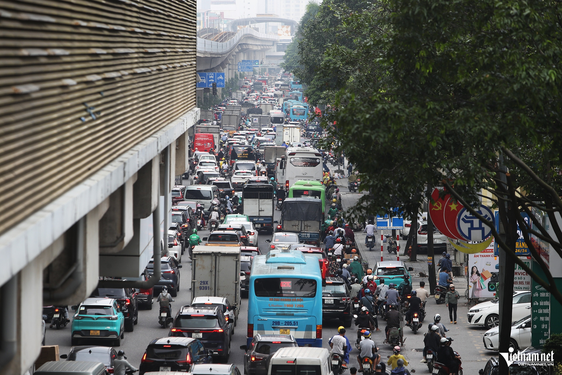 hanoi traffic jam12.jpg