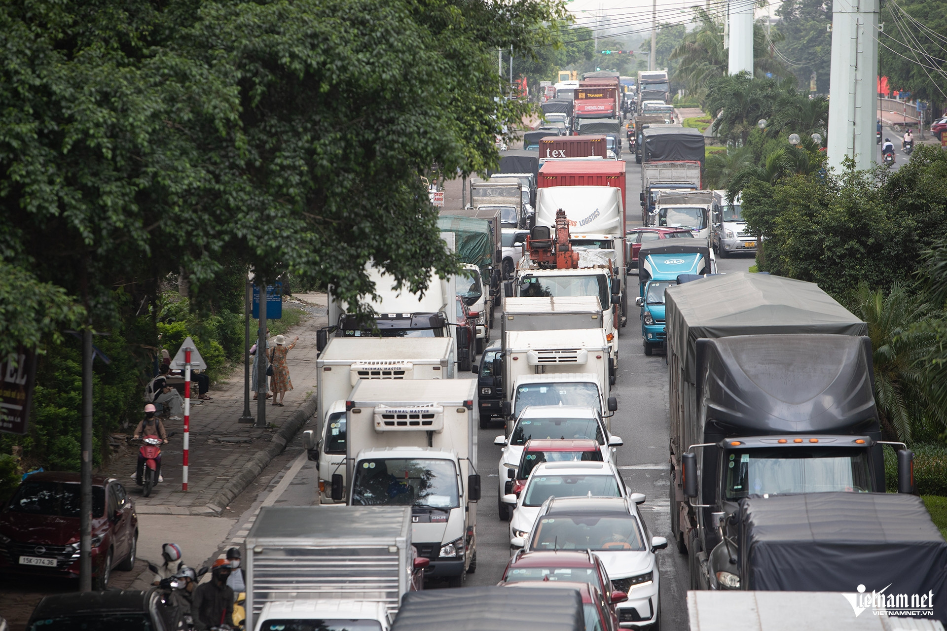 hanoi traffic jam6.jpg