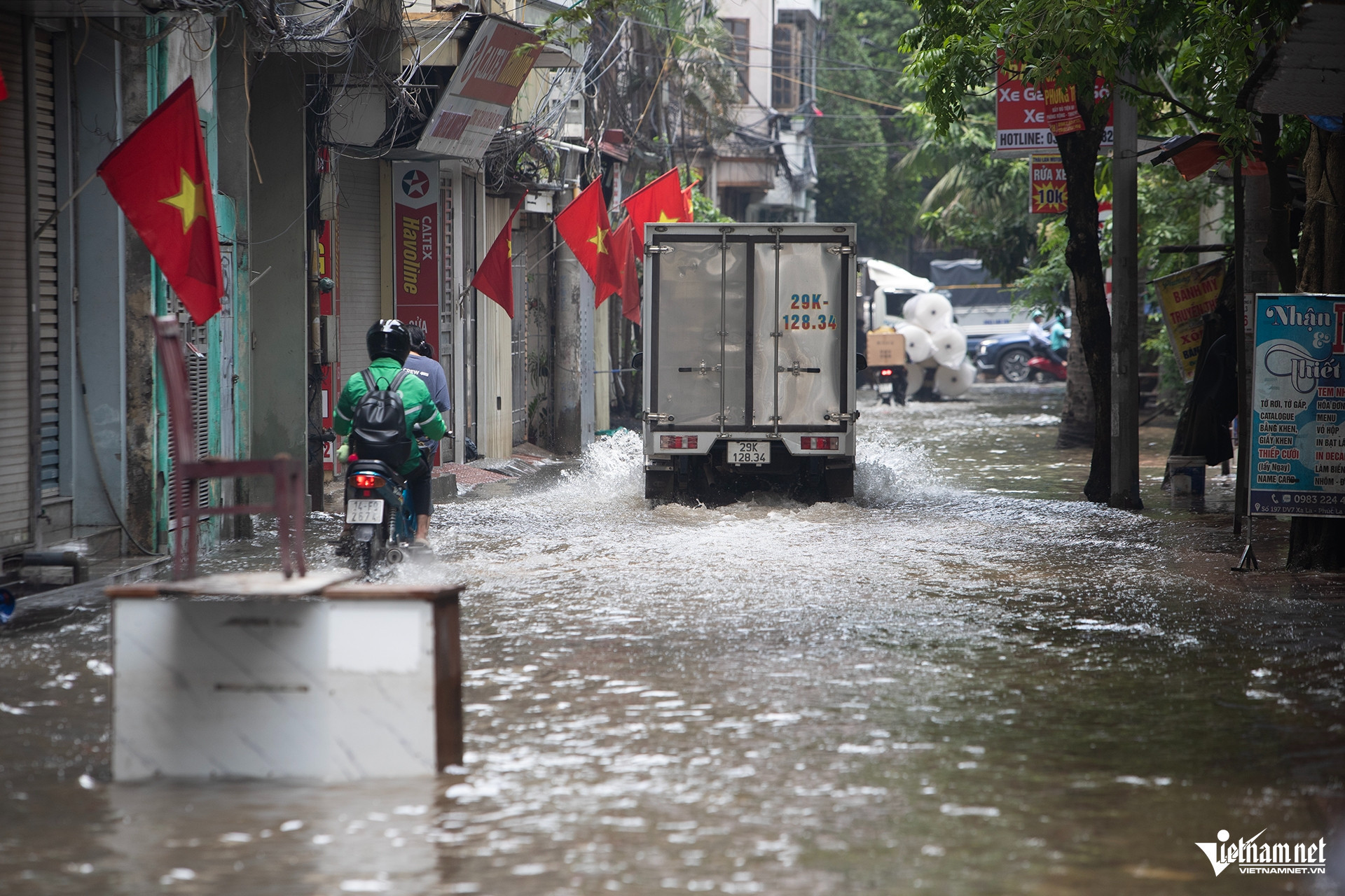 hanoi traffic jam8.jpg