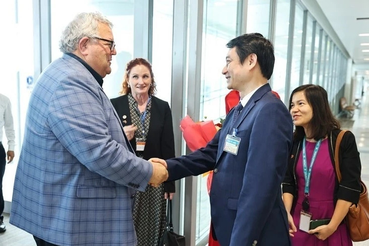 New Zealand Parliament Speaker arrives in Hanoi, beginning official visit to VN