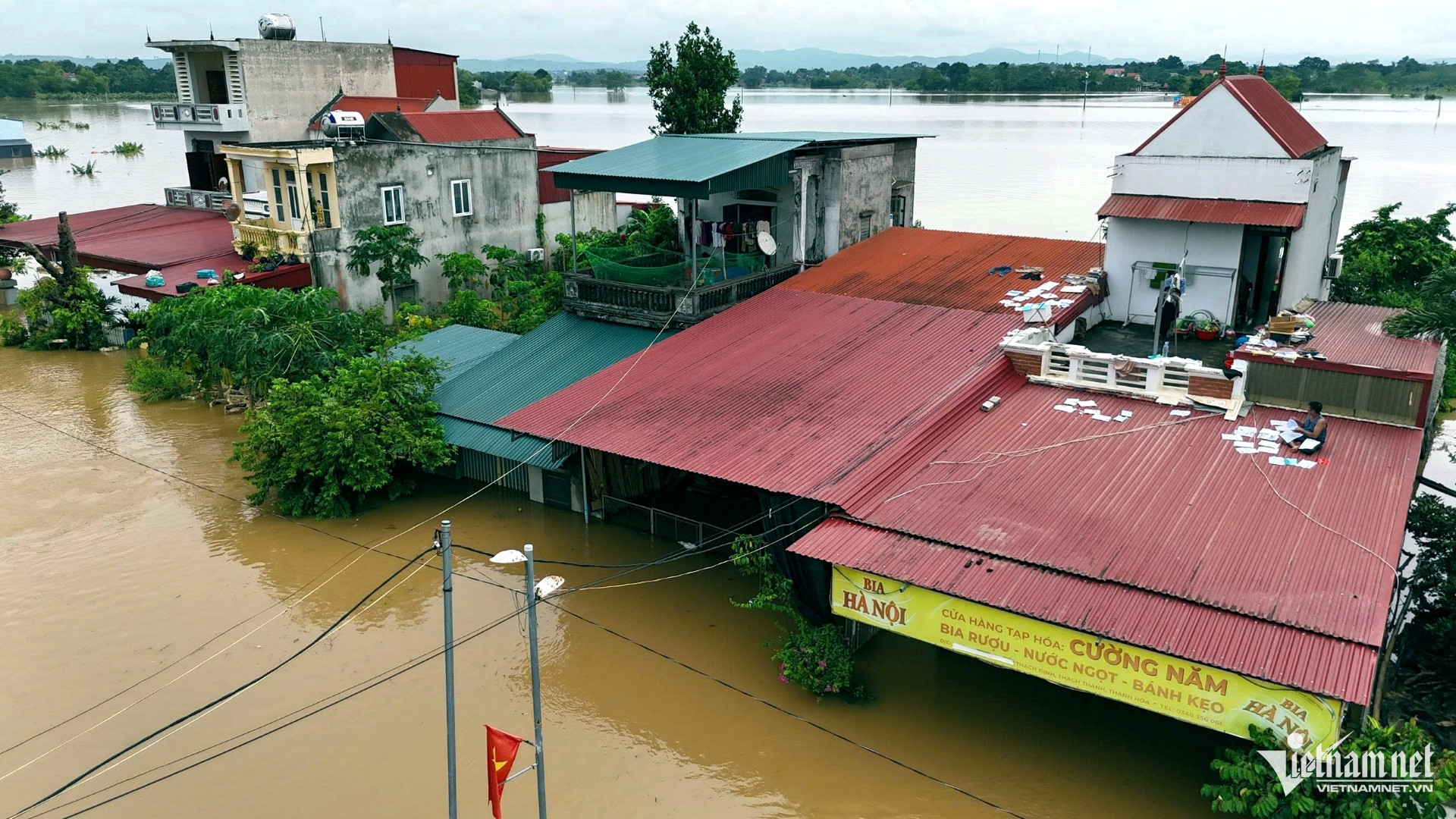 W-a3Người dân vùng rốn lũ Thanh Hóa.jpg