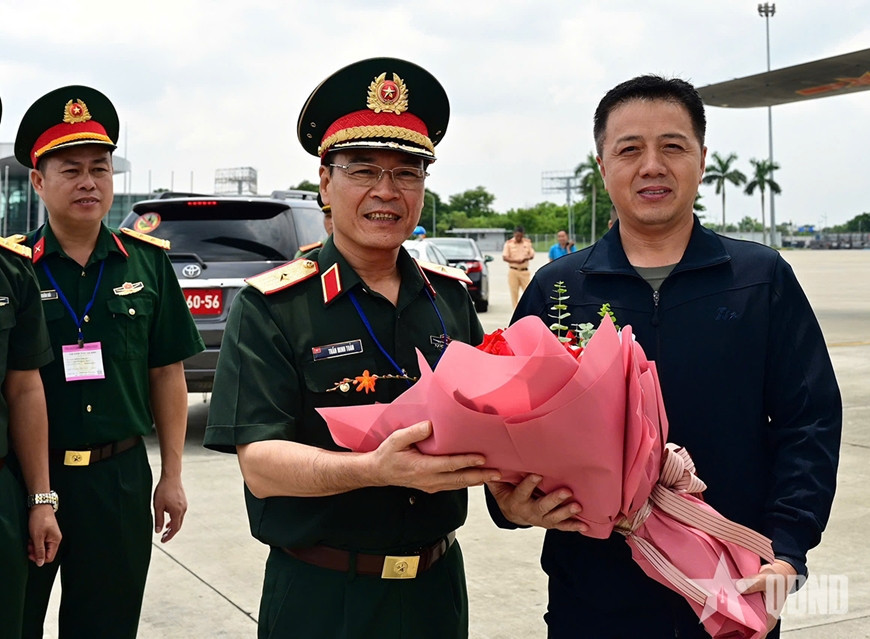 Đoàn quân nhân Trung Quốc tham gia diễu binh, diễu hành đã đến Hà Nội