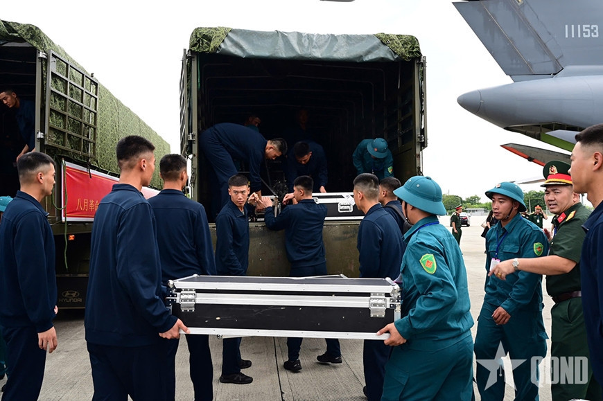 Đoàn quân nhân Trung Quốc tham gia diễu binh, diễu hành đã đến Hà Nội