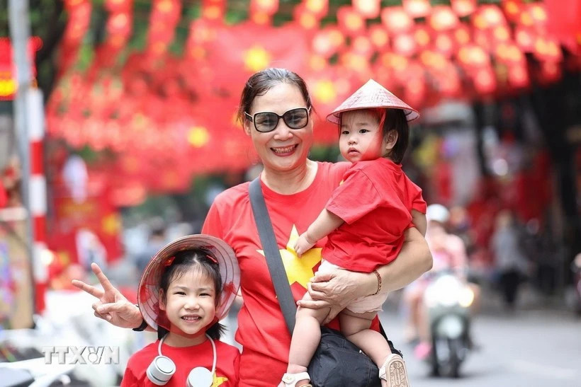 Vietnamese people to get cash gift on National Day