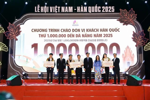 Da Nang celebrates one millionth Korean tourist