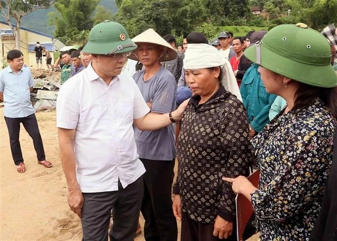 Deputy PM Le Thanh Long inspects flood consequence settlement in Son La province