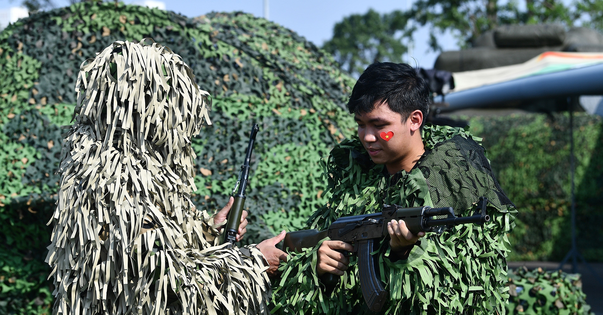 Visitors flock to military tech exhibits at Vietnam’s National Day showcase