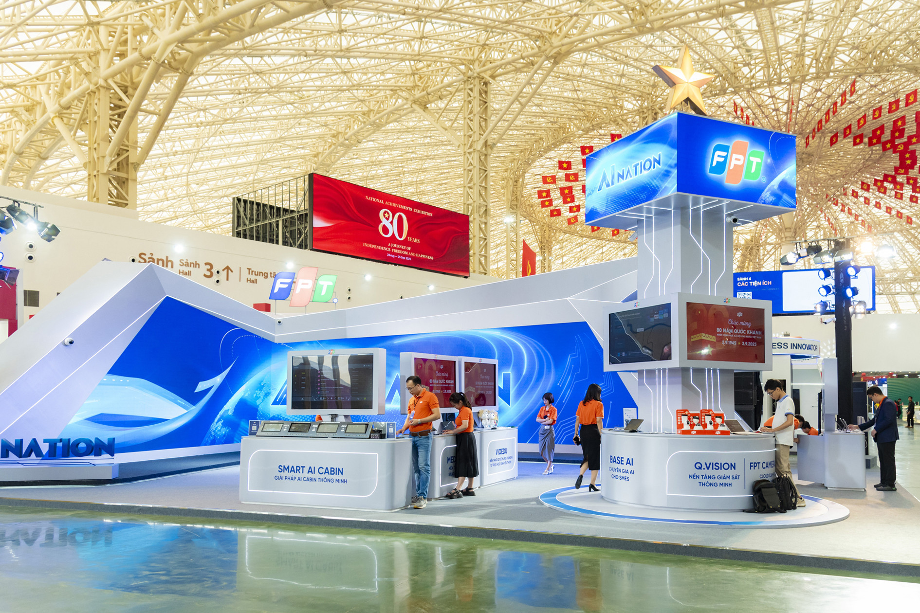 Gian hàng với chủ đề “AI Nation – Quốc gia AI” của FPT.JPG