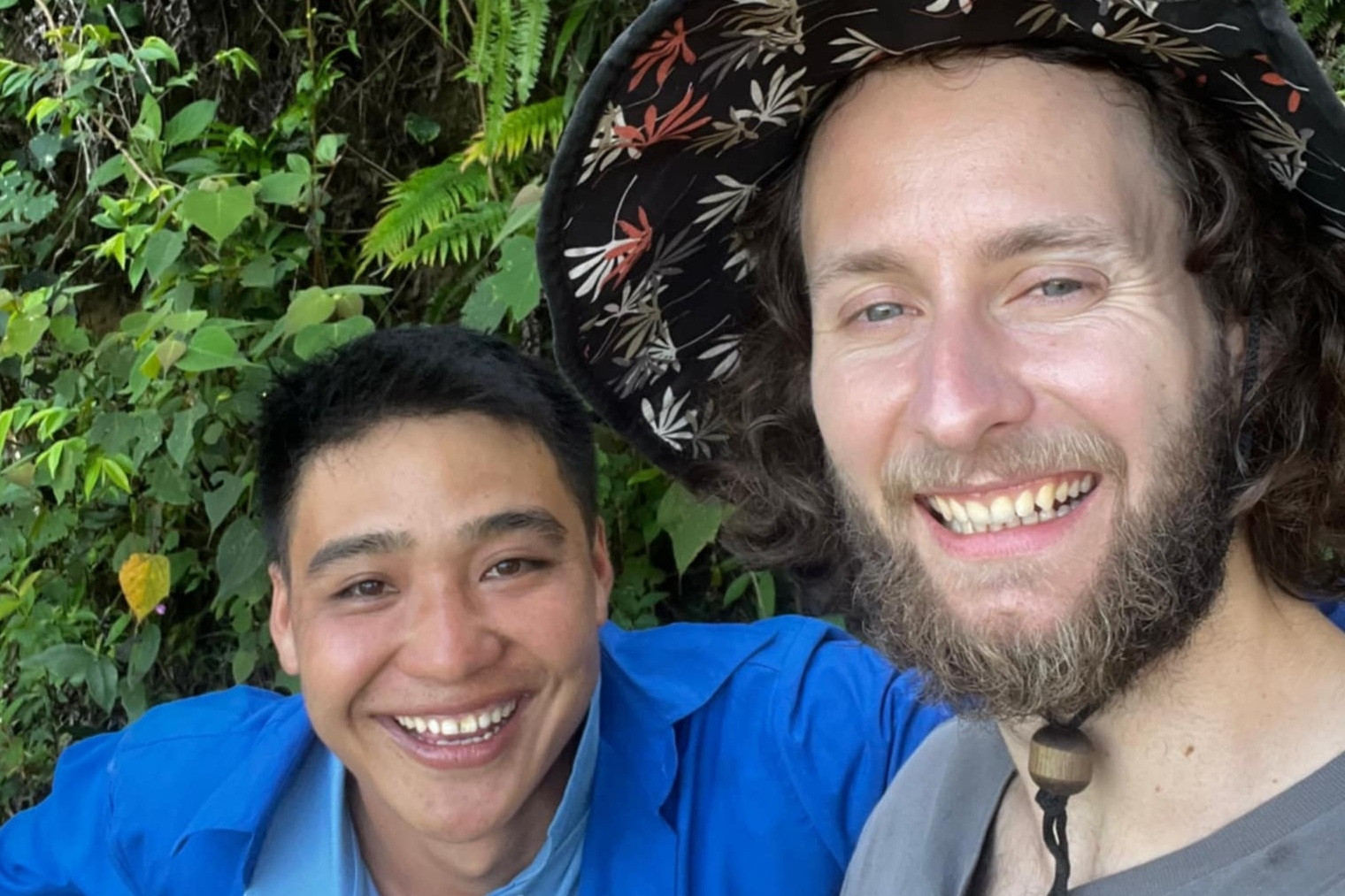 Dao Tien man leads tourists with heart, not fluent English