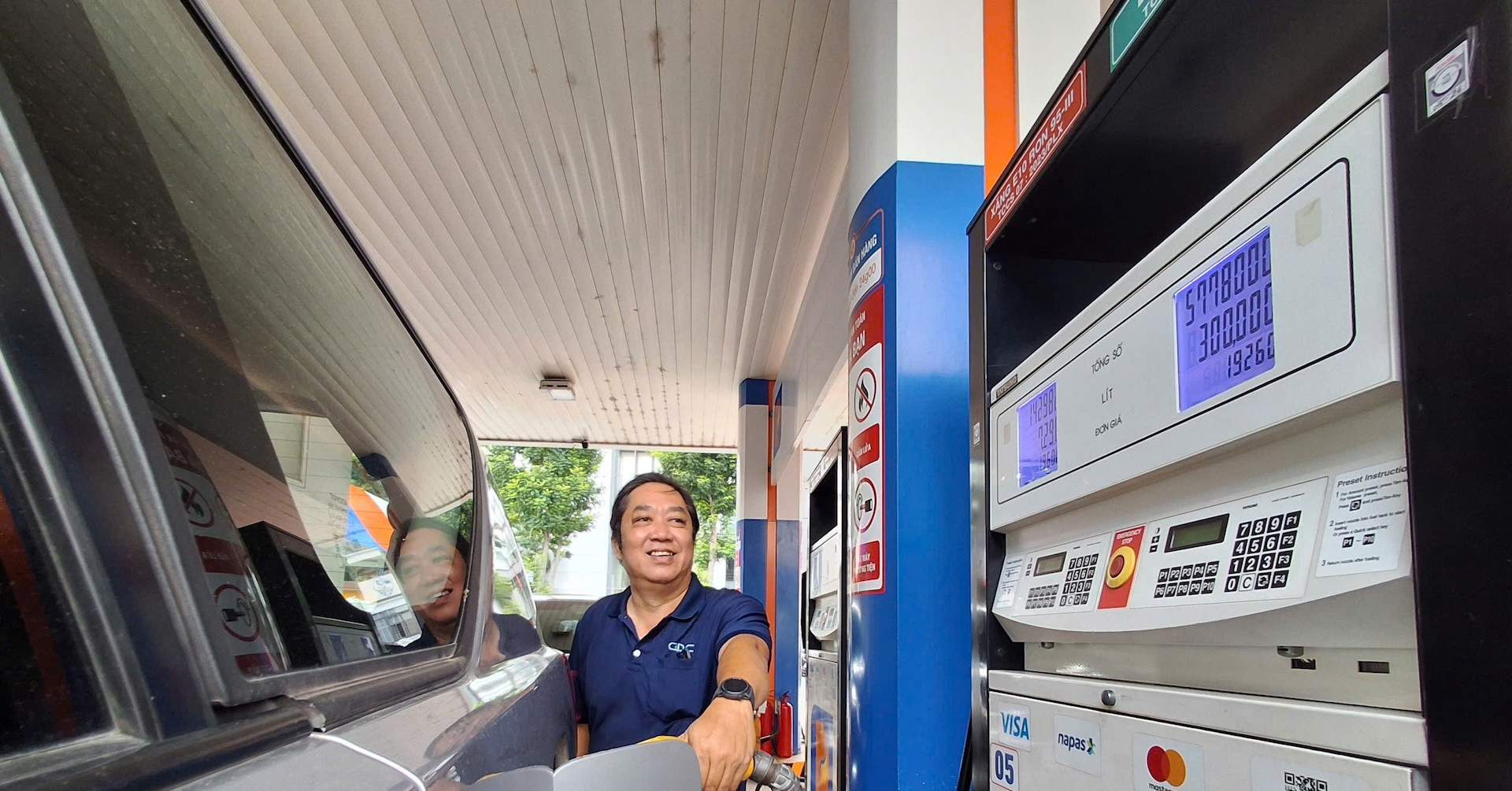 E10 fuel rollout in HCMC sees skepticism from drivers, confidence from fleets
