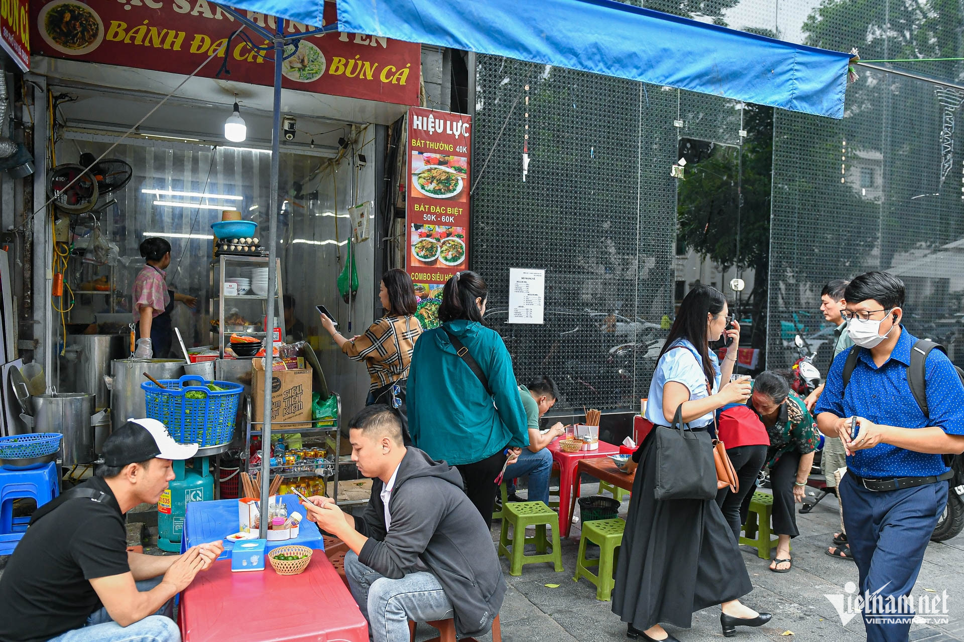 hanoi street food7.jpg
