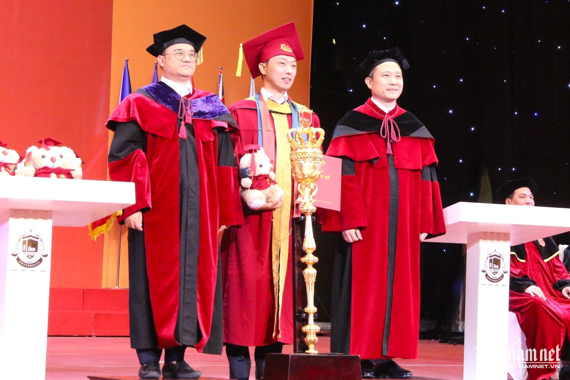 W-Ko Dong Hyun trong bài.JPG.jpg