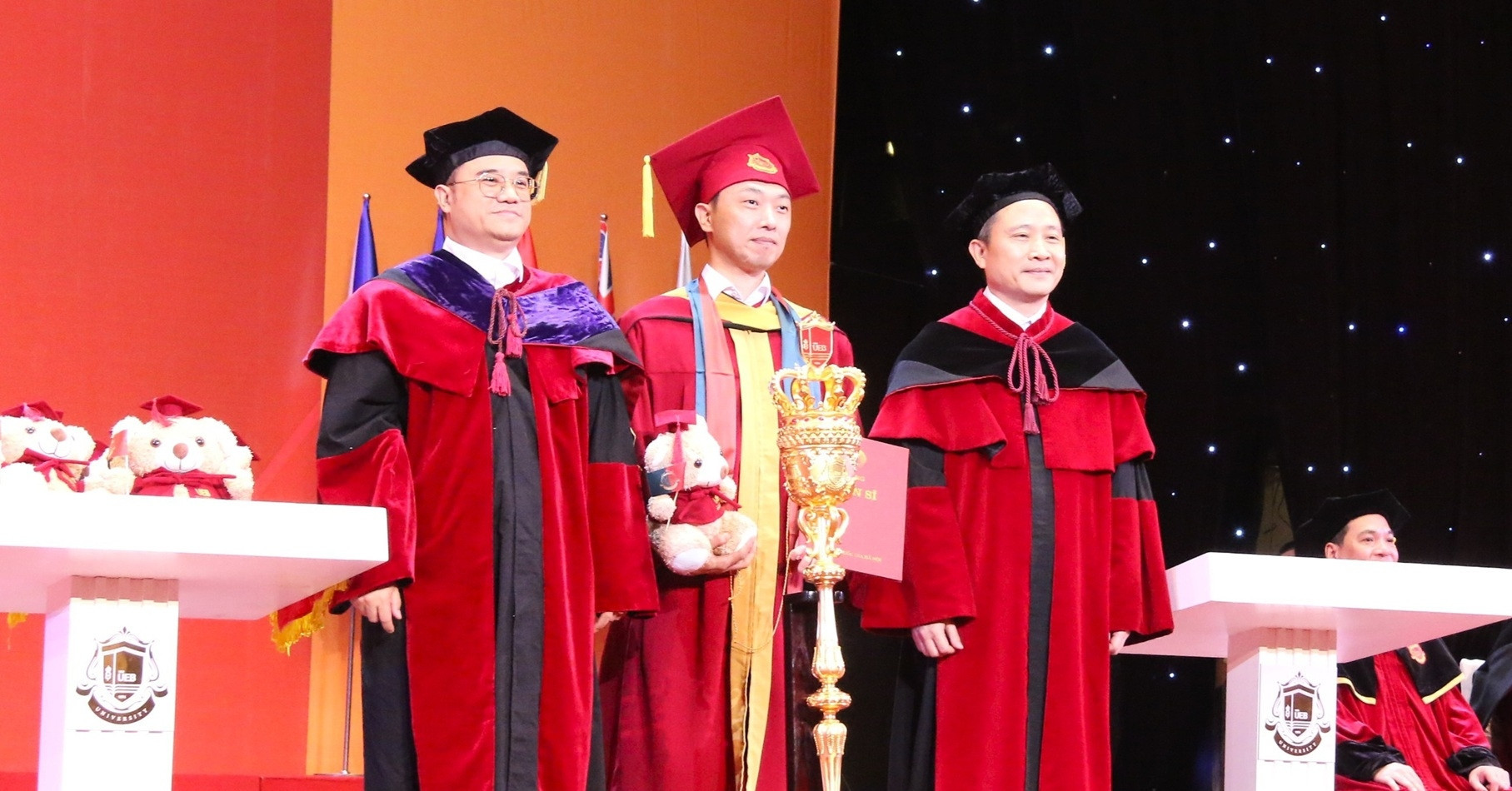 Korean scholar earns PhD in Vietnam, breaks new ground at Hanoi university