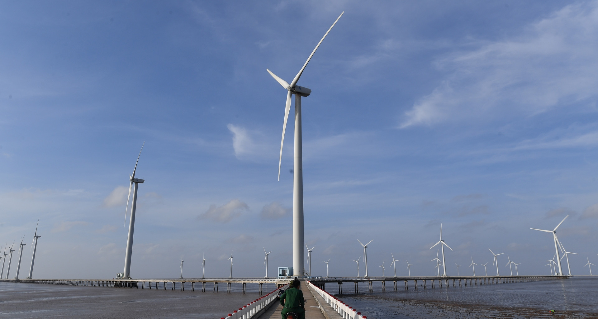 Investors hesitant despite $135B demand for Vietnam's energy shift