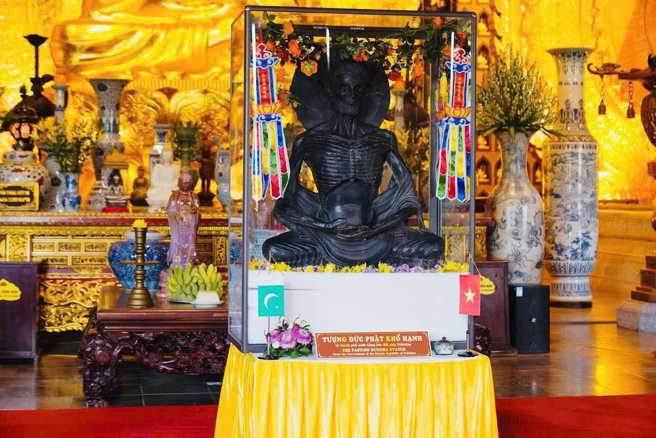 Ton tuong Duc Phat.jpg