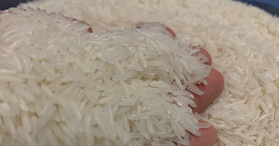 Vietnam spends $1B importing rice despite export value slump