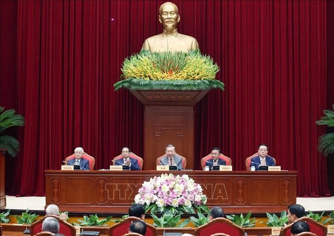 Party chief lauds intellectuals, scientists, artists as pioneers in innovation