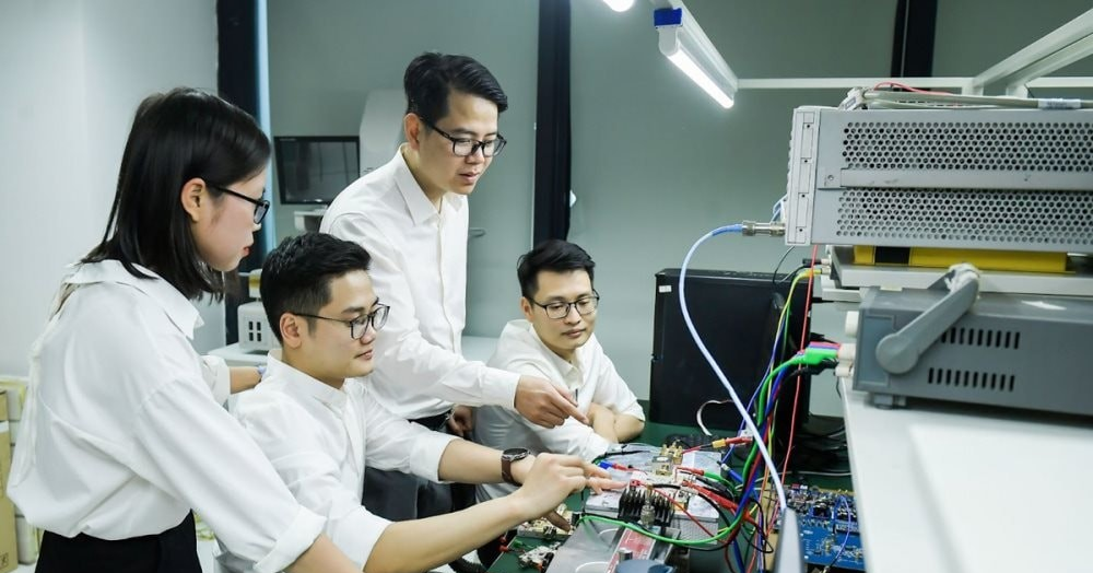 Vietnam aims to bring back 100 top experts by August 2025