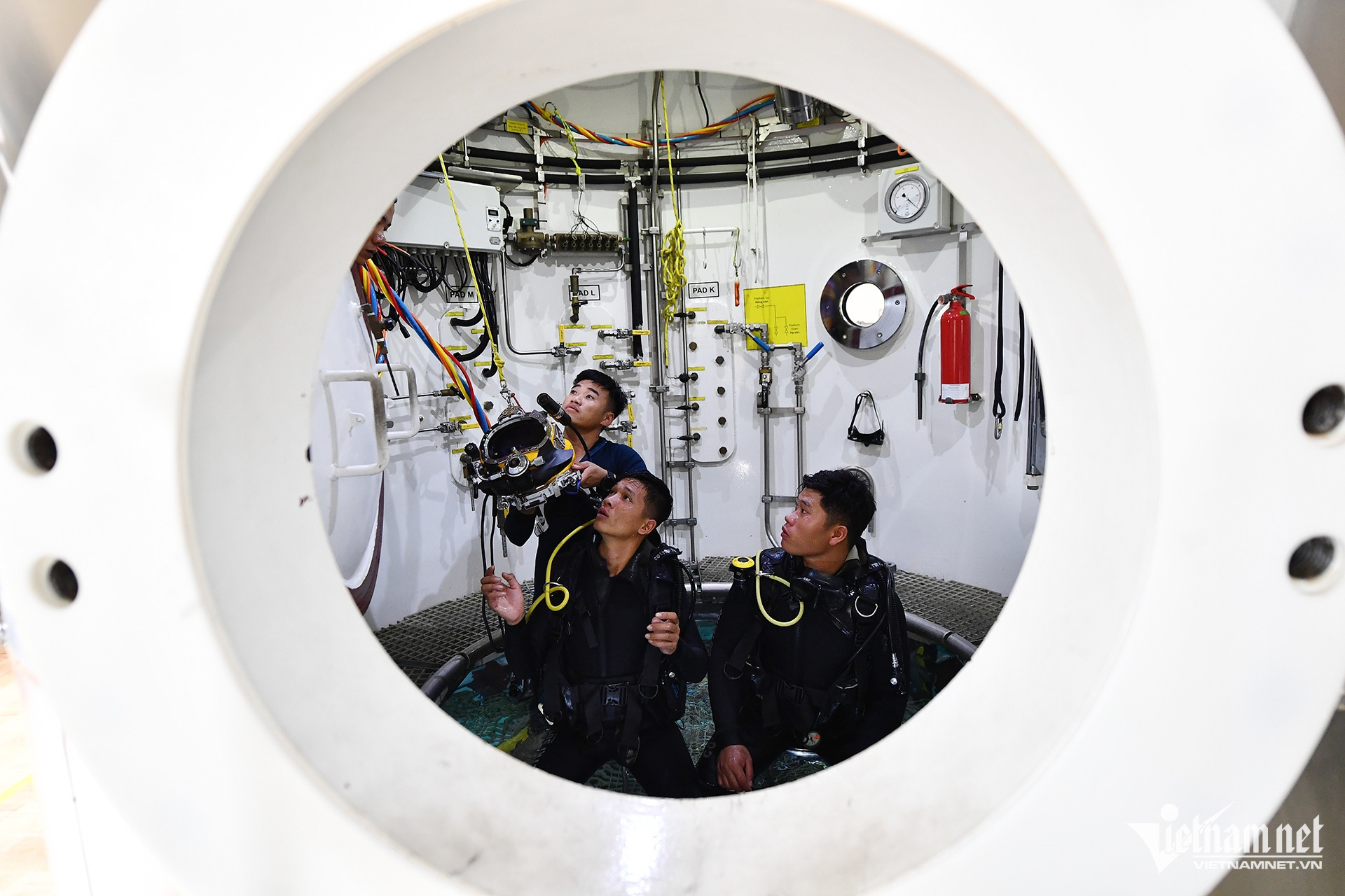 vietnam divers13.jpg