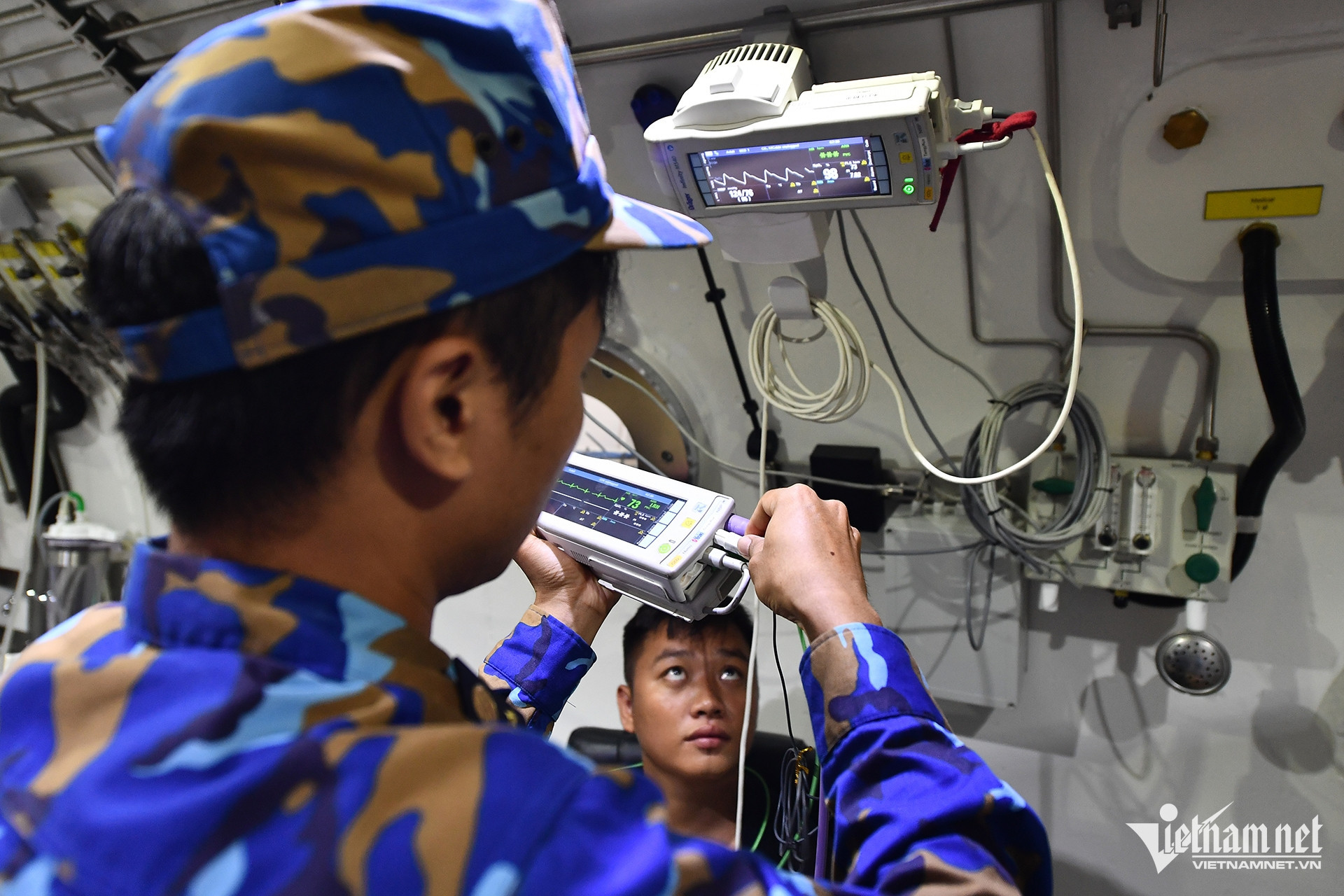 vietnam divers14.jpg