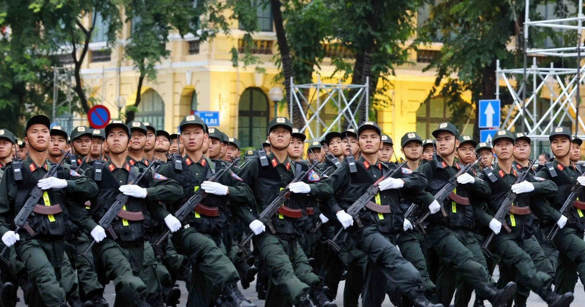 Hanoi police rehearse for ‘Festival for a Peaceful Capital’ parade