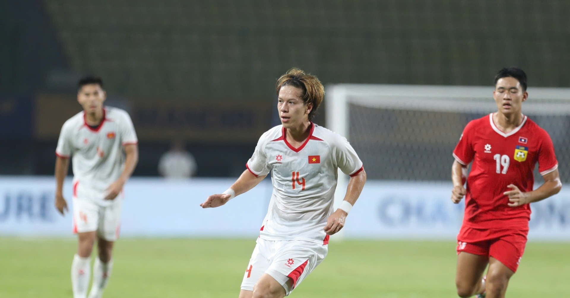 V-League sees overseas Vietnamese player boom: opportunity and risk