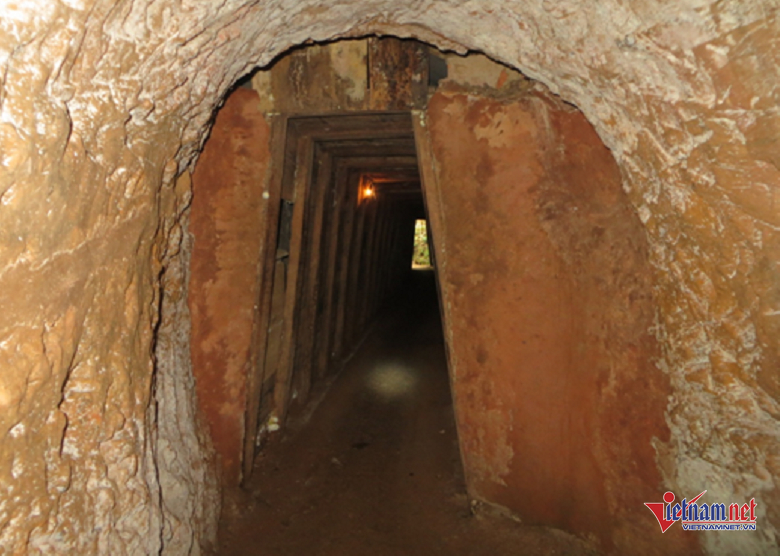 vietnam photo.jpg3.png