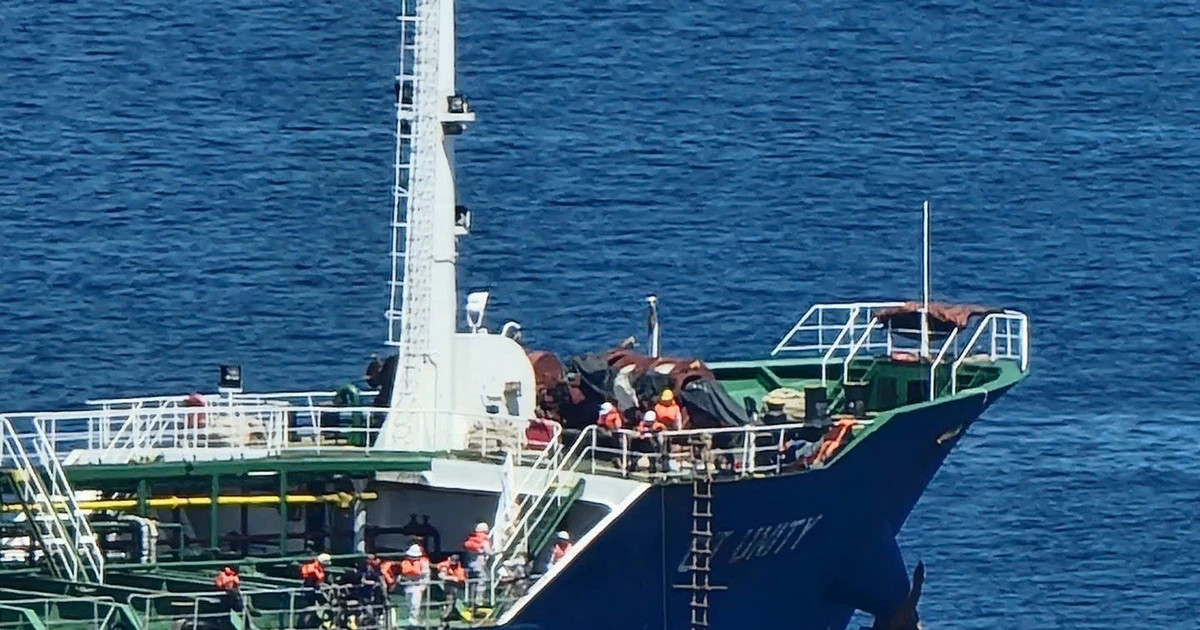 All 20 crew members safely rescued from fire on Vietnamese oil tanker