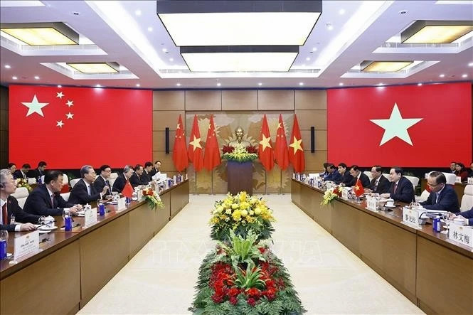 Top legislators of Vietnam and China hold talks in Hanoi