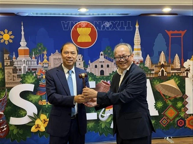 Vietnam assumes rotating chairmanship of ASEAN Committee in Washington D.C