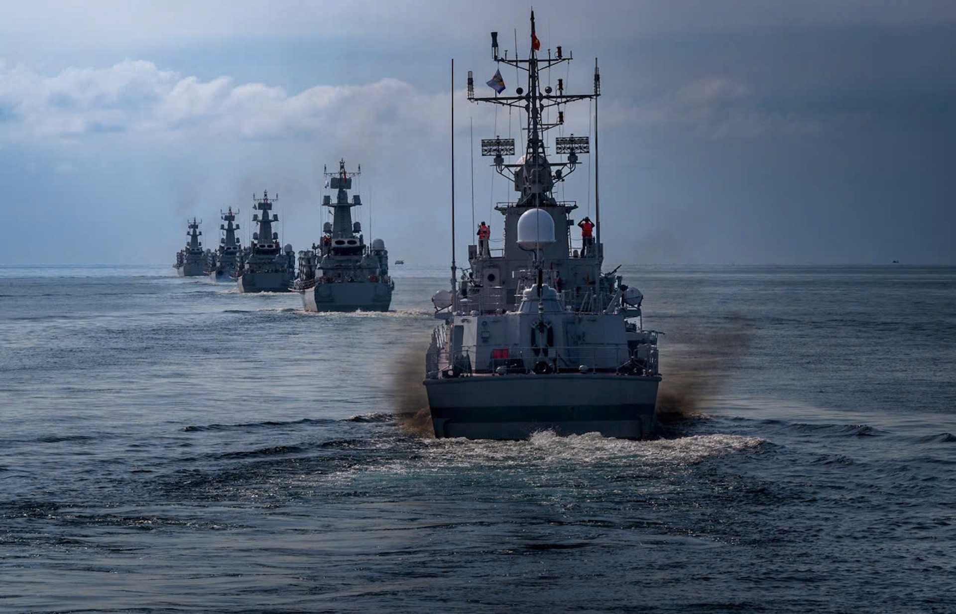 tau mat nuoc 2053.jpeg