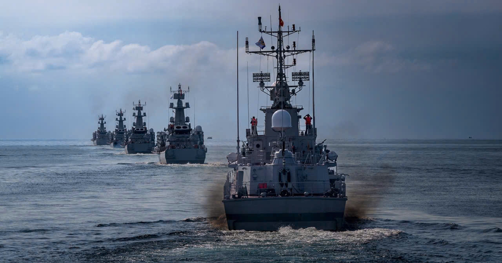 Vietnamese Navy displays strength in sea and air parade for National Day