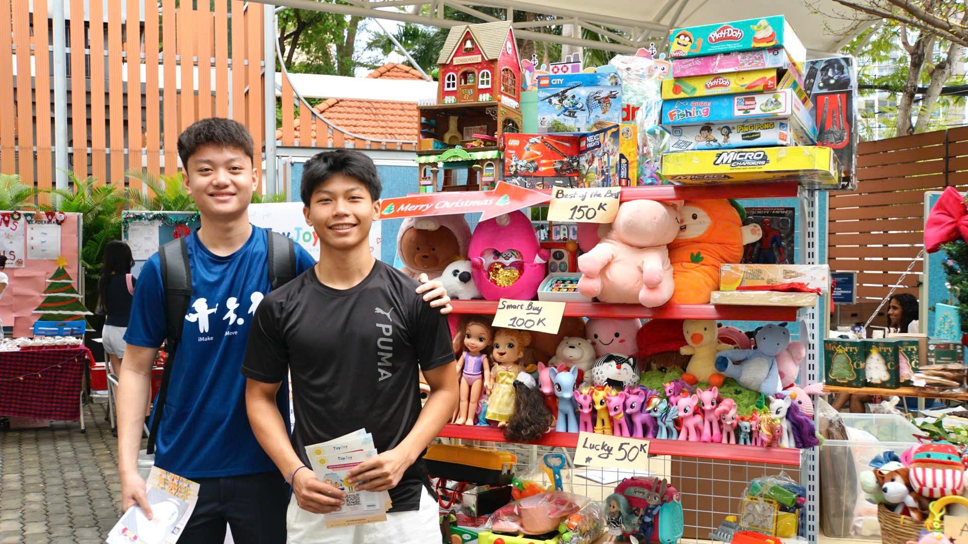 Vietnamese student wins top awards at Conrad Challenge science competition