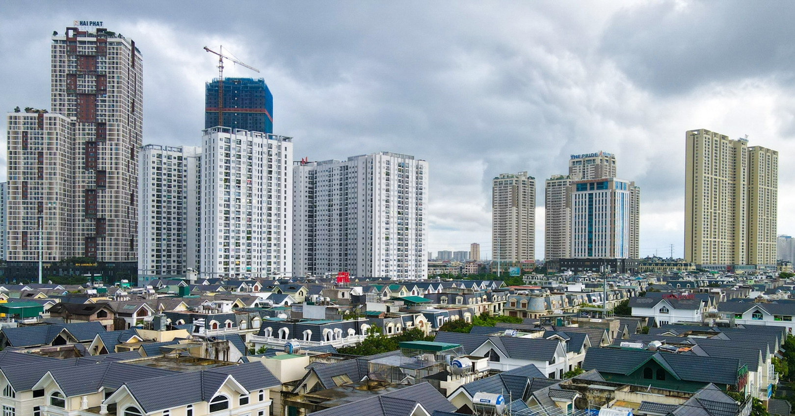 Vingroup sues 68 accounts over fake news in legal push for accountability